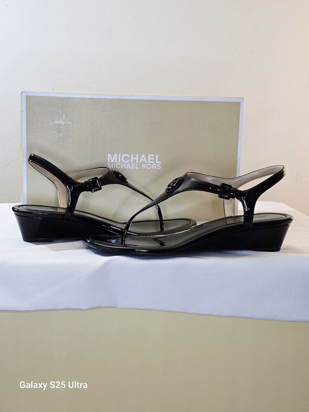MICHAEL Michael Kors Ramona Patent Leather Sandal In Black Size 7.5M